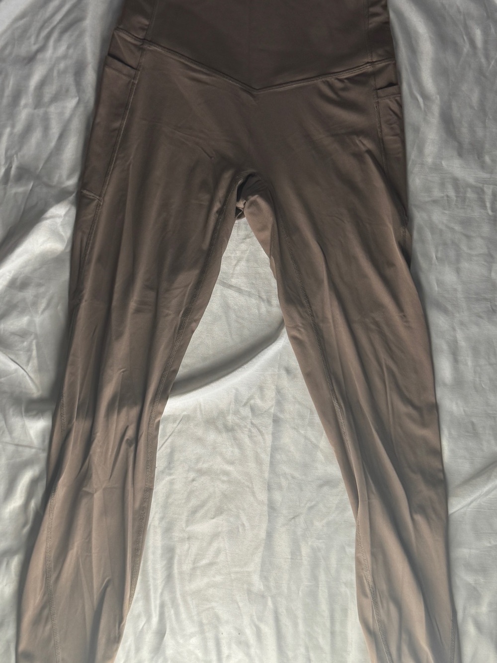 HALARA High-Waist Leggings in Taupe Brown - Picture 3 of 5